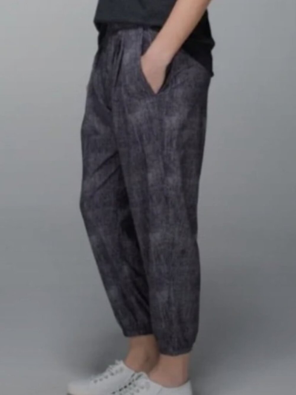 Lululemon Joggers Rollin' With My Omies Gray Print Pants Size 6